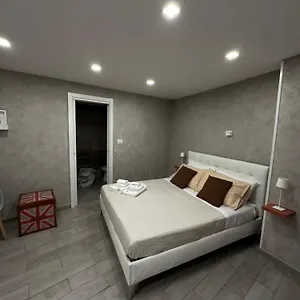 Casa vacanze Carlotta's 18, Napoli